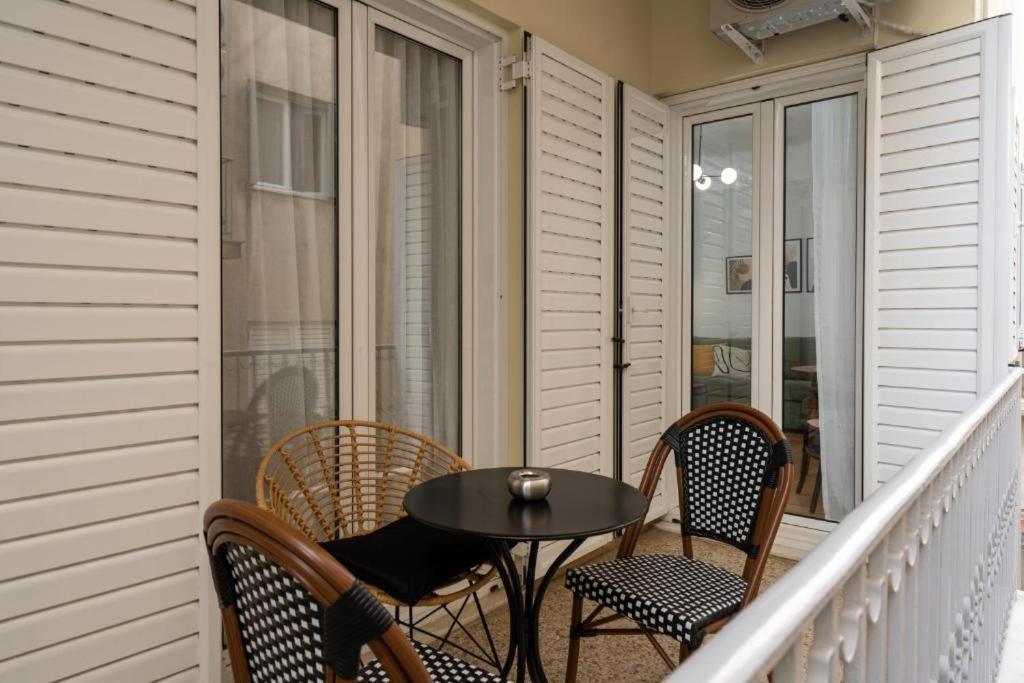 Vibrant Urban Getaway: Modern 1-Bedroom Near Bars, Parks, And Metro Athen Eksteriør billede